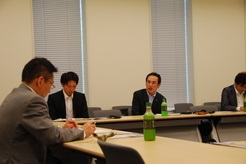 国会見学・国政懇談会（スバル販労・中執）3